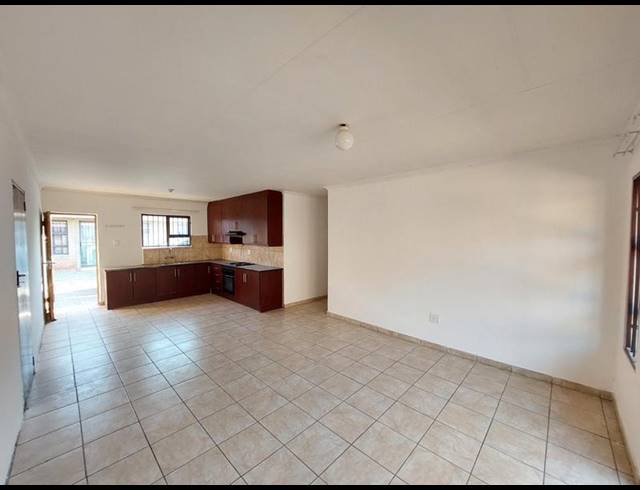 3 BEDROOM COMPLEX FOR SALE IN LOTUS GARDENS